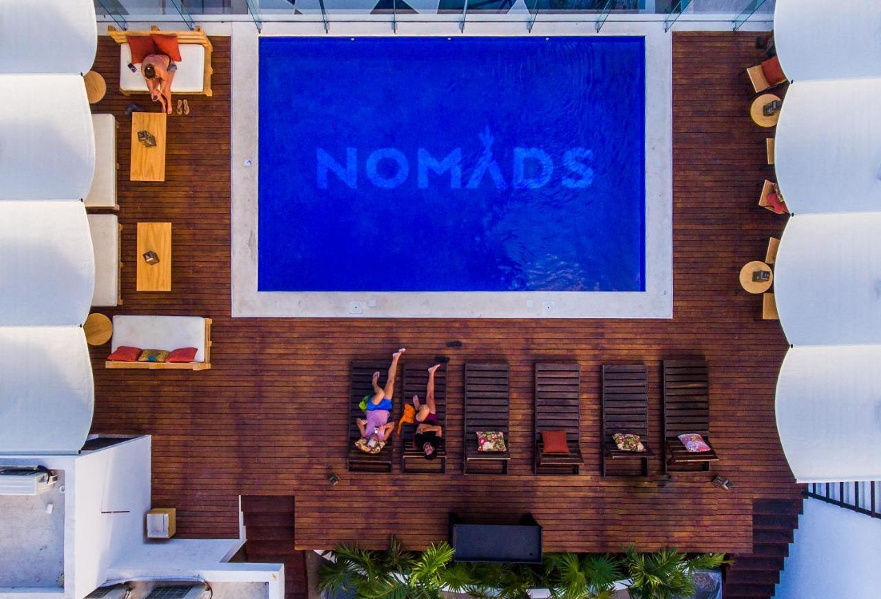 Nomads Hotel, Hostel & Rooftop Pool Cancun Exterior photo